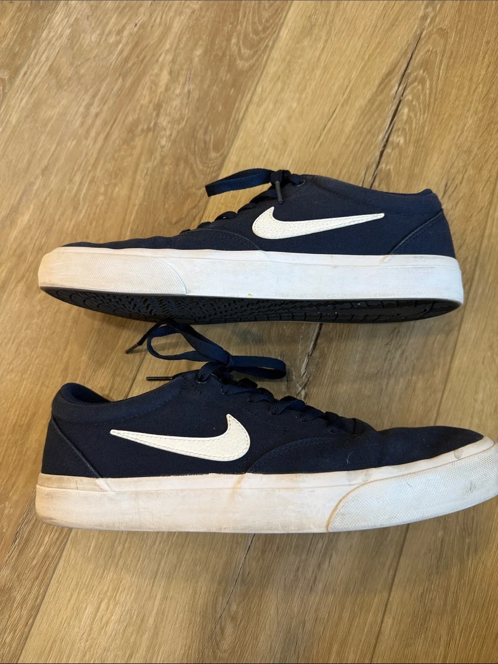 Men's Nike SB Canvas Low-Top Sneakers